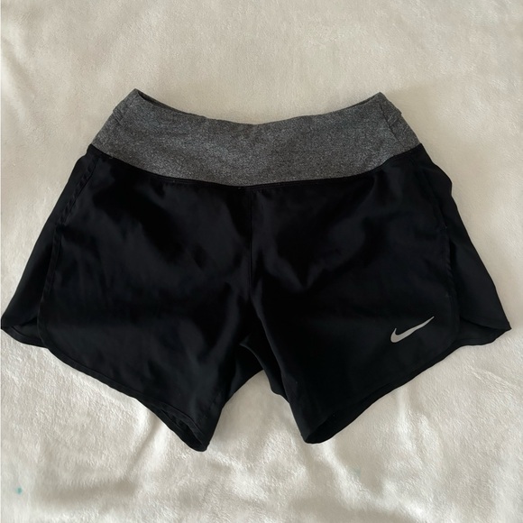 Nike Shorts - Picture 1 of 3